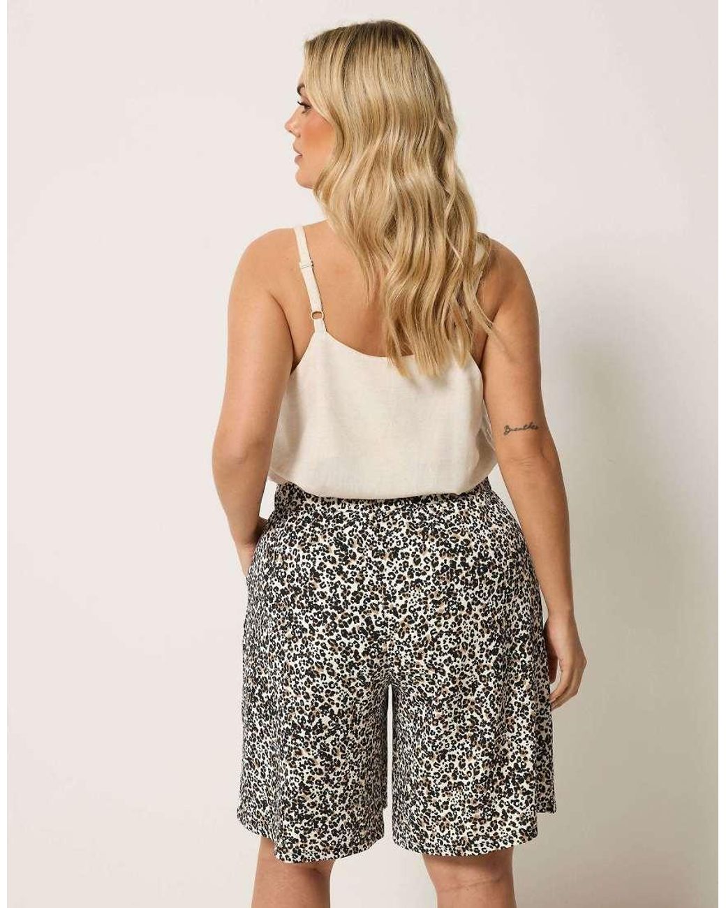 Yours Clothing Gray Leopard Textured Shorts