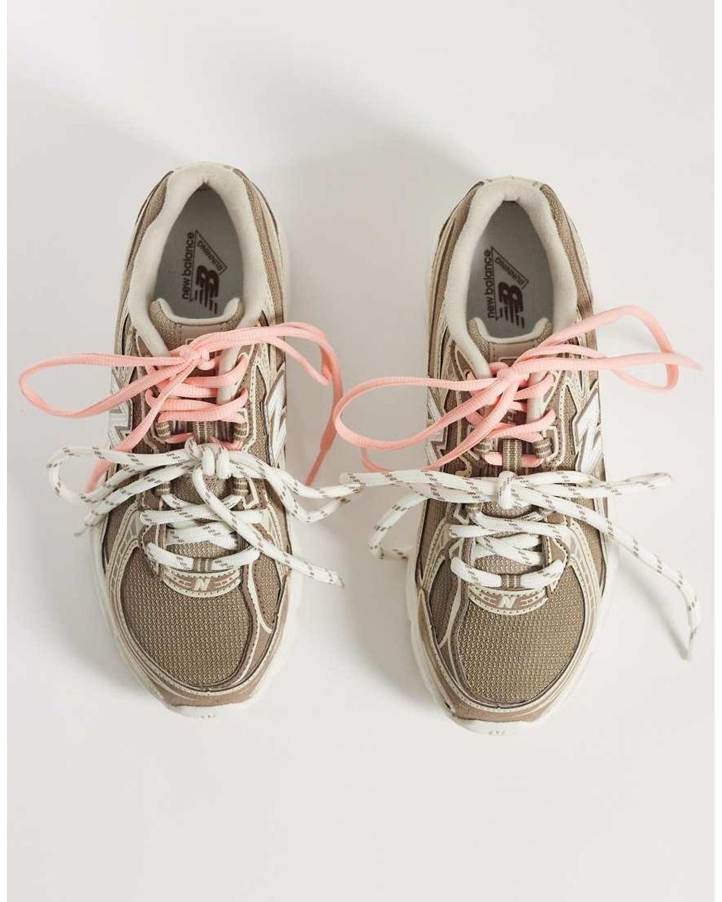 New Balance Natural 740 Trainers