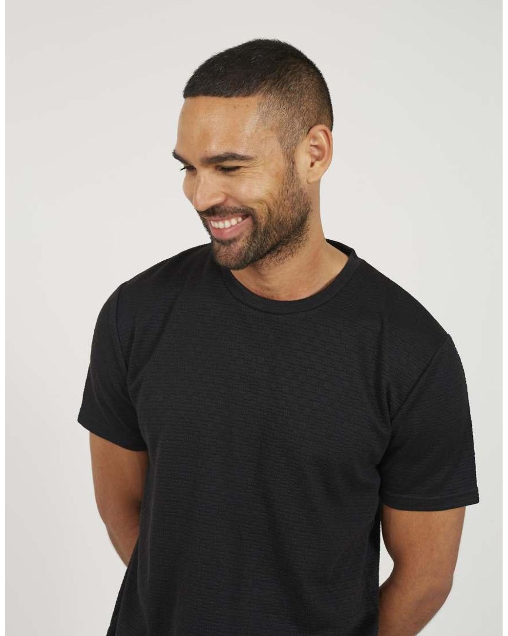 Brave Soul Black Crew Neck T-Shirt for men