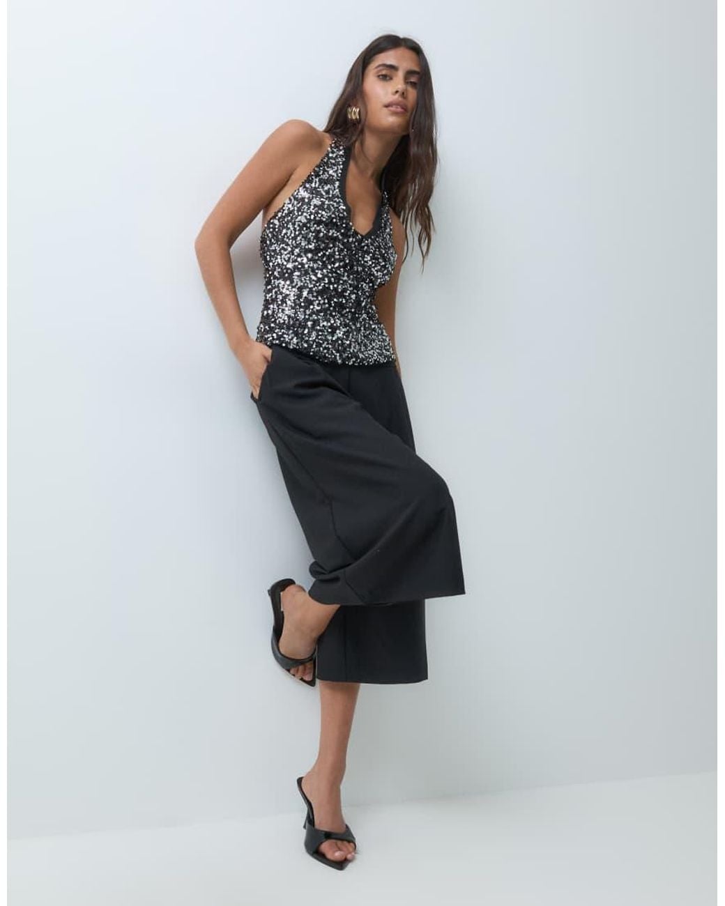 Top Halter Con Paillettes E Inserti di ASOS in Black