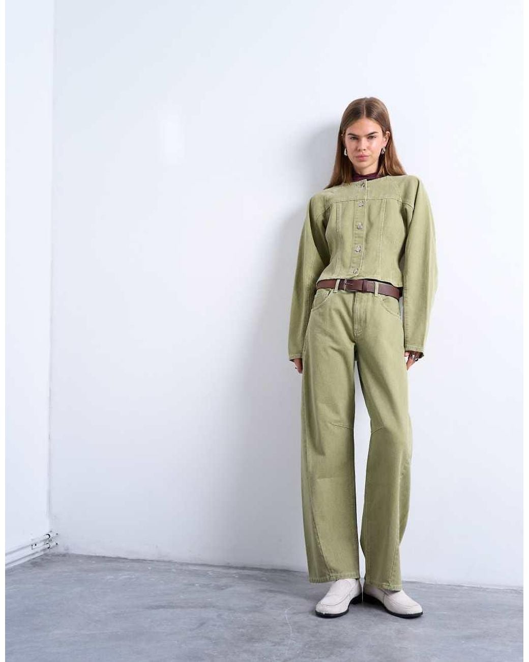 TOPSHOP White Barrel Mid Rise Jeans With Seam Details