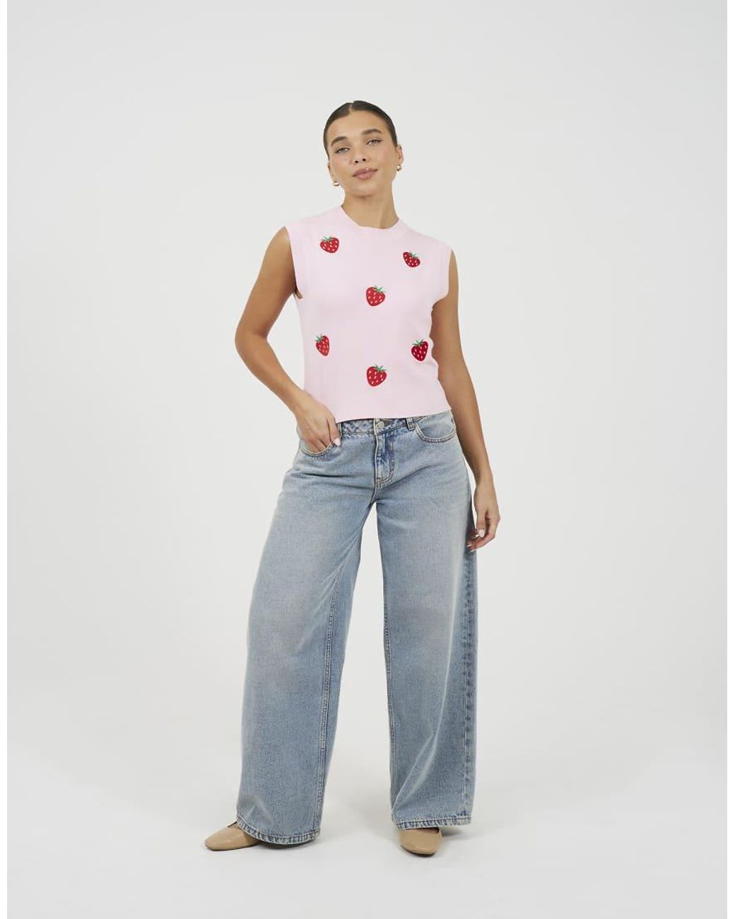 Brave Soul White Crew Neck Knitted Tank With Strawberry Embroidery