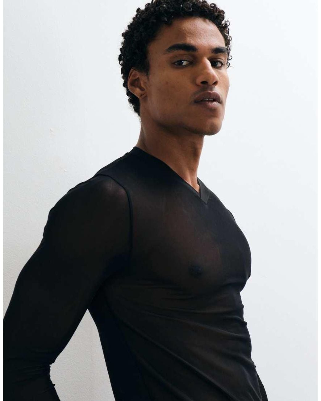 ASOS Black Muscle Fit Long Sleeve T-shirt With V-neck for men
