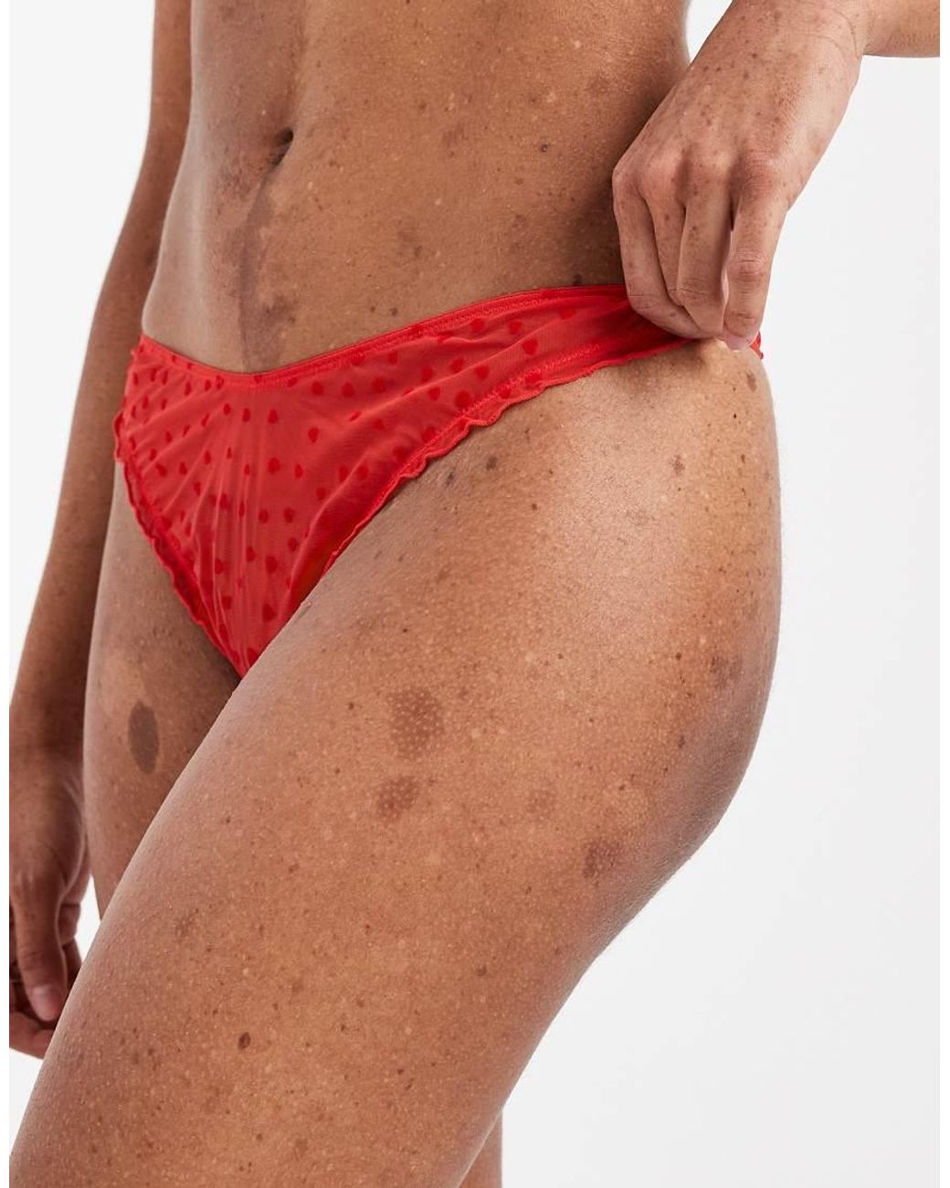 New Look String Met Geflockte Hartjes in het Red