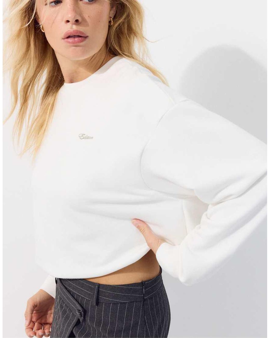 Stradivarius White Balloon-hem Cropped Sweatshirt