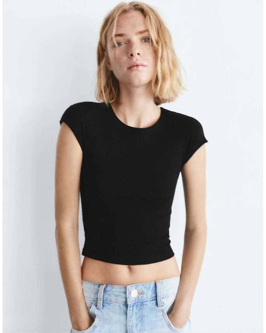 Pull&Bear Black Fitted T-shirt With Cap Sleeves