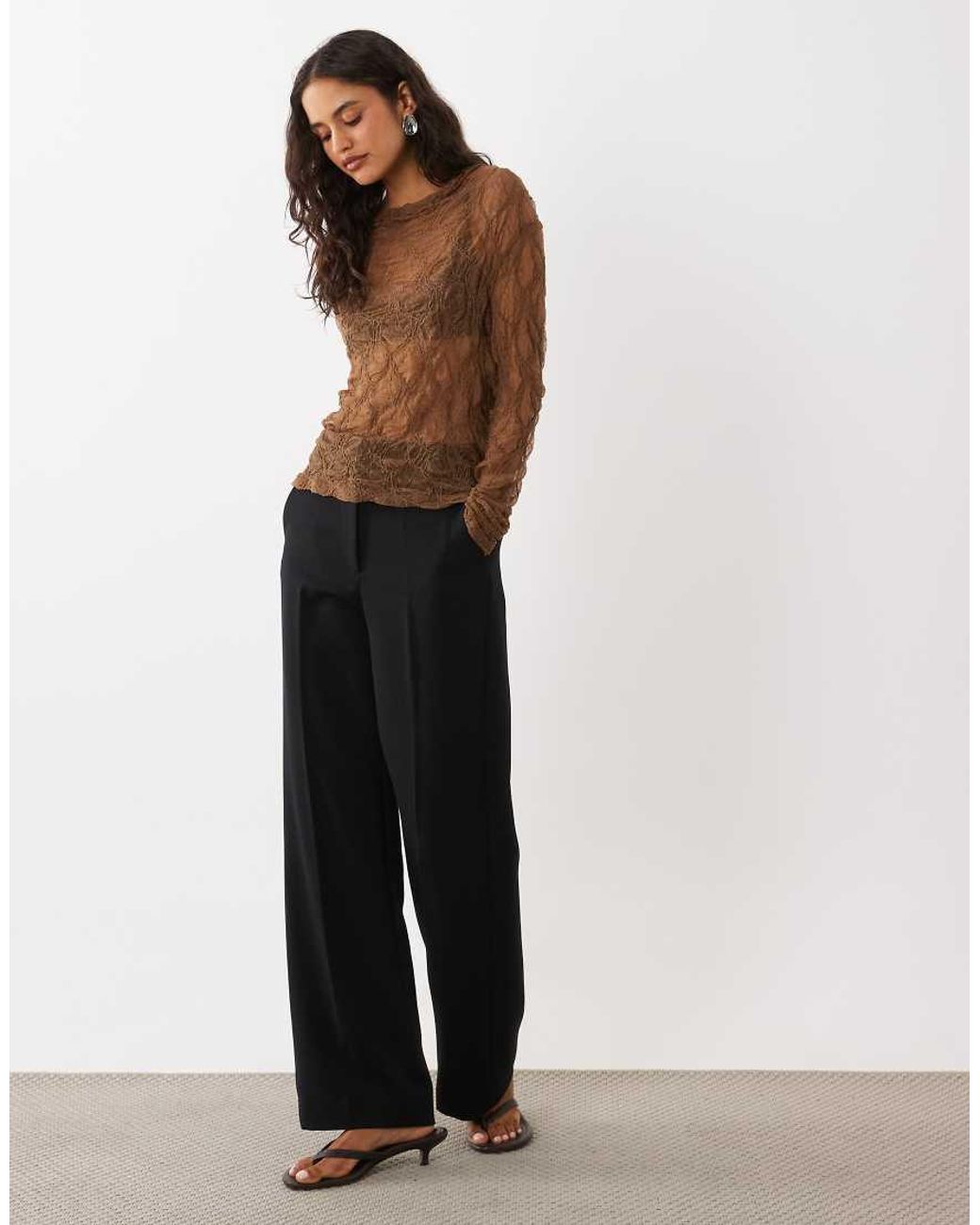 Top di Aware in Brown