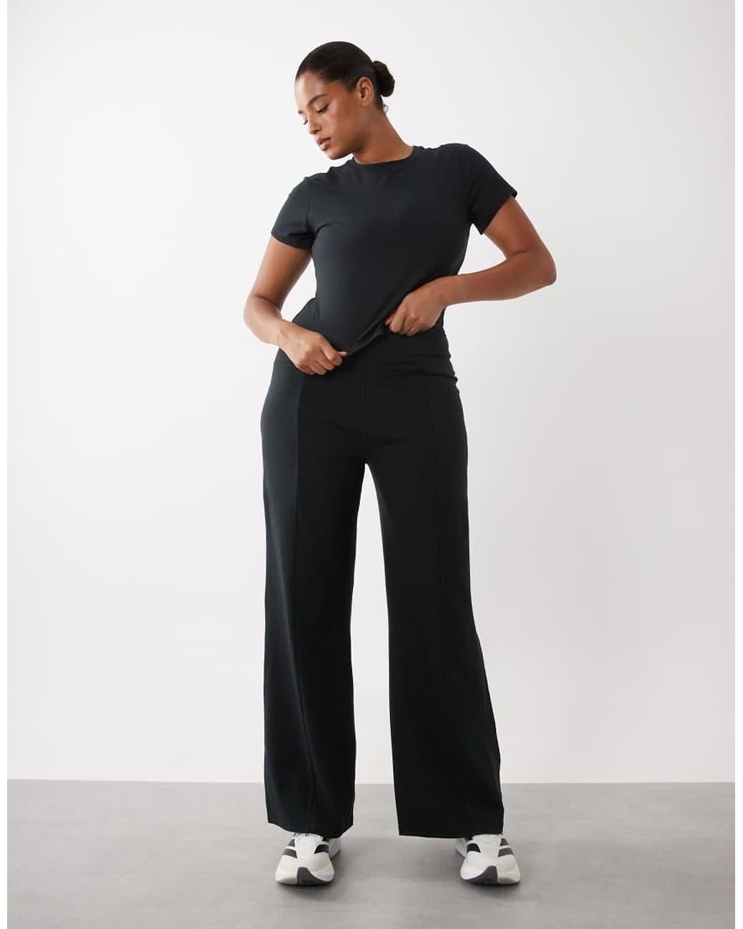 4505 Black Curve Icon Studio Baby T-shirt