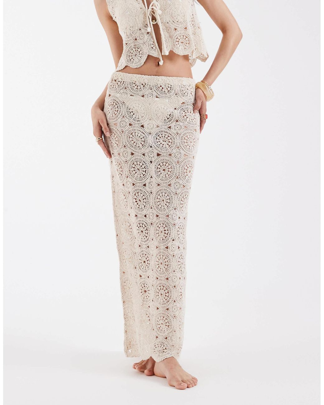 4th & Reckless White Cotton Rich Crochet Floral Scallop Edge Beach Maxi Skirt Co-ord
