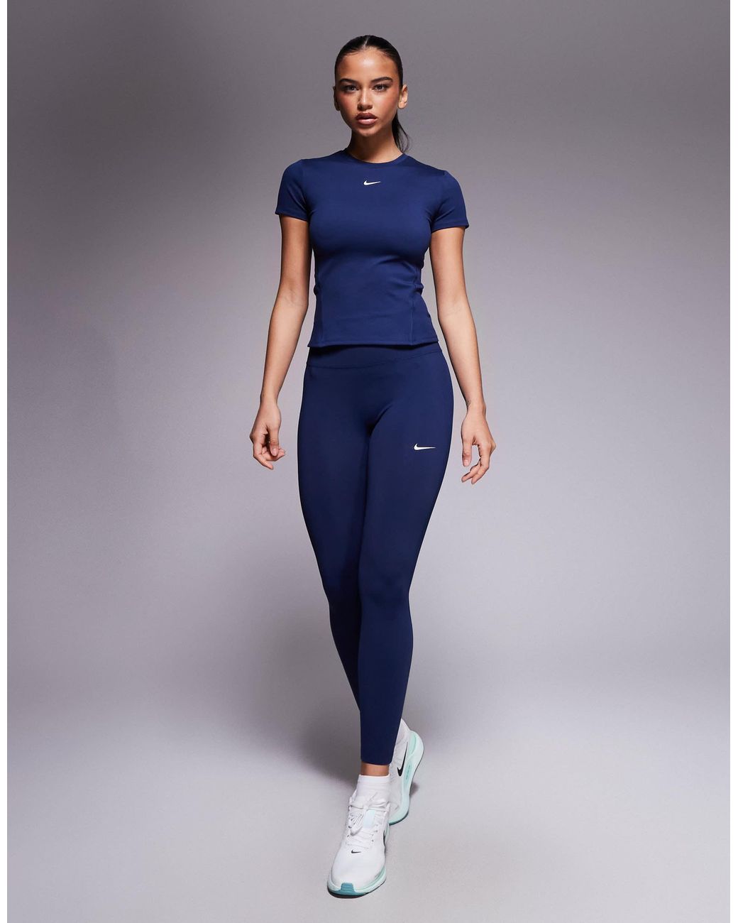 Nike Blue Nike – one training – figurbetontes t-shirt