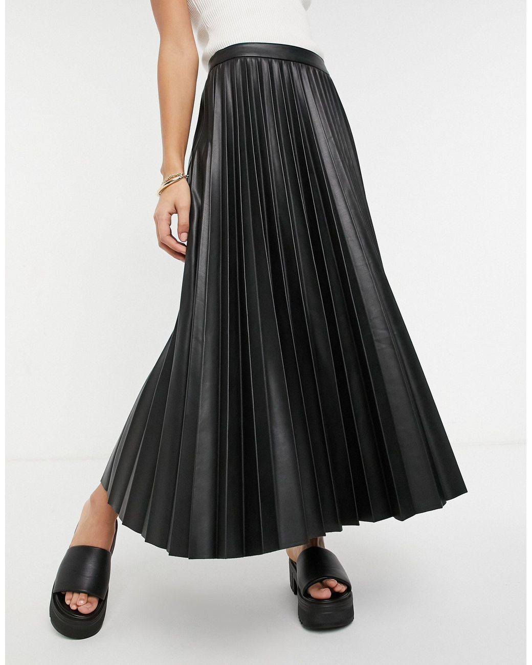 Mango Pleated Faux Leather Midi Skirt in Black - Lyst