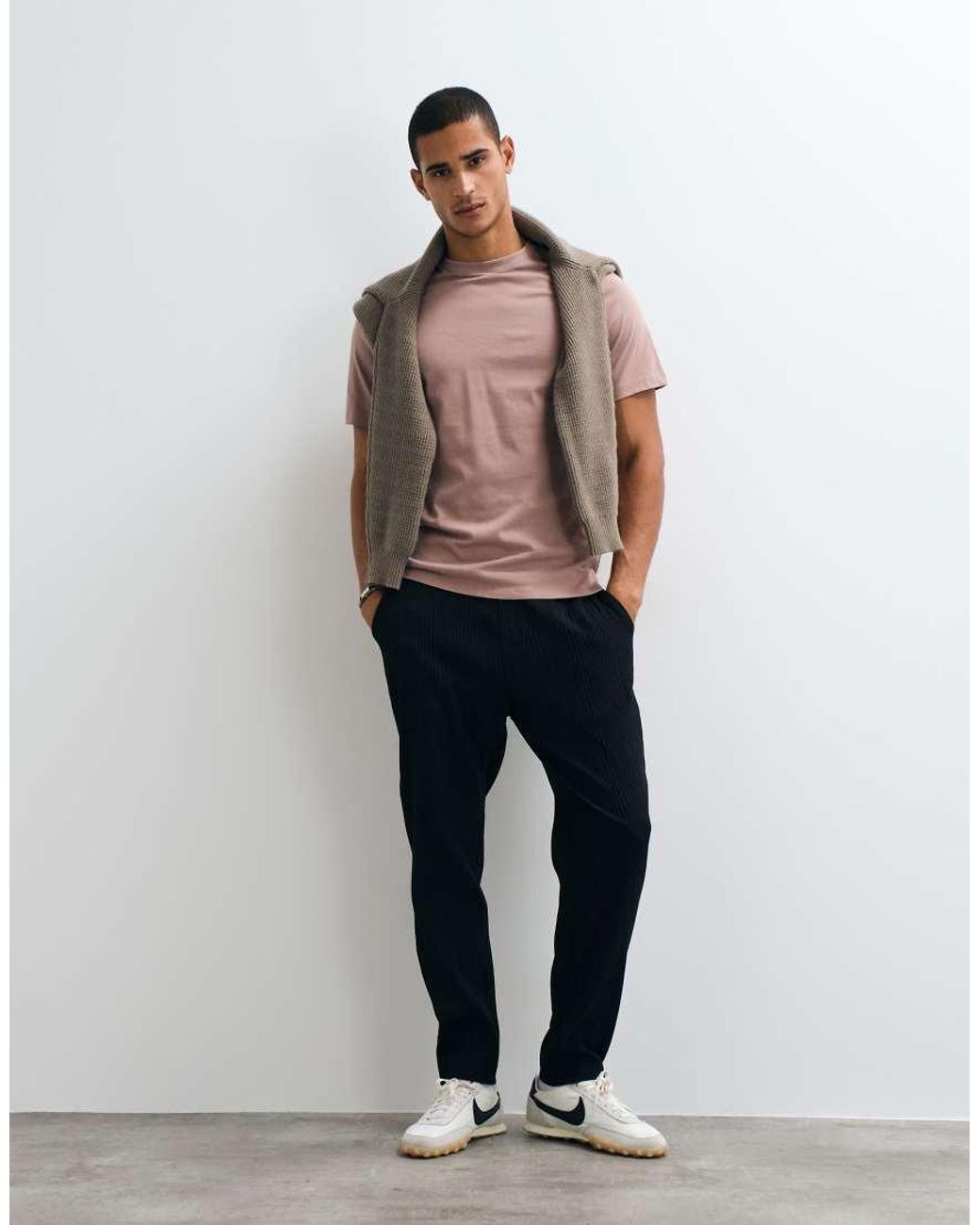 ASOS Basic Muscle-Fit T-Shirt in het Brown voor heren