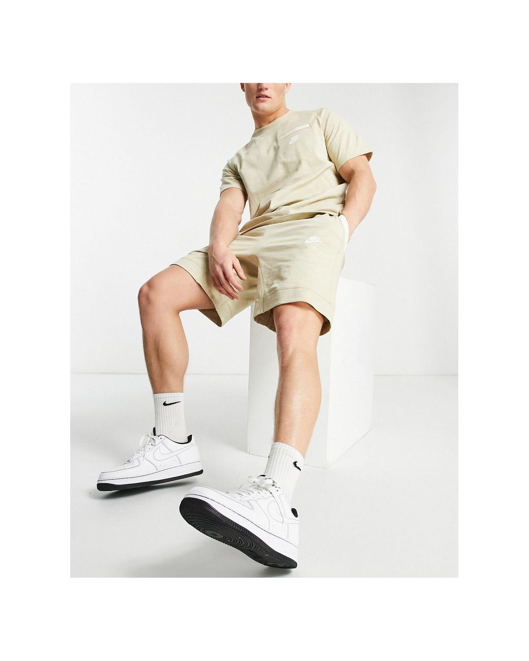 Nike Modern Essentials Shorts in 