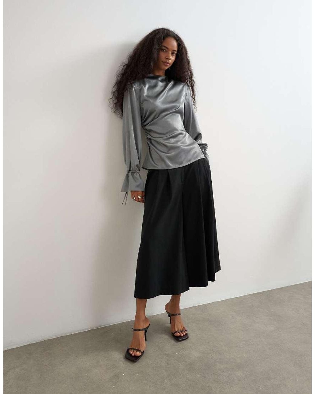 TOPSHOP Gray Shoulder Pad Tie Drawstring Cuff Funnel Neck Top