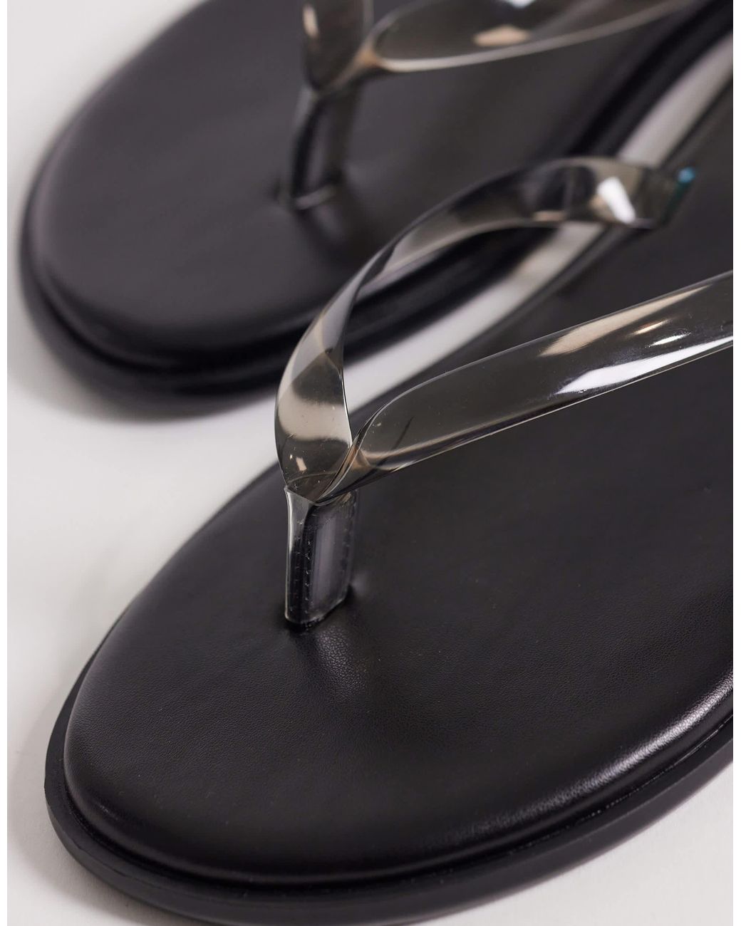 SEQWL White Jelly Flip Flops