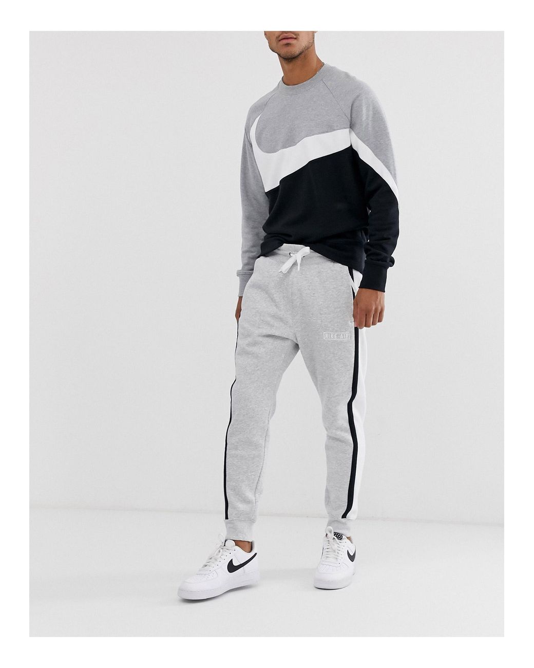 Nike Contrast Stripe Sweatpants in Gray for Men |