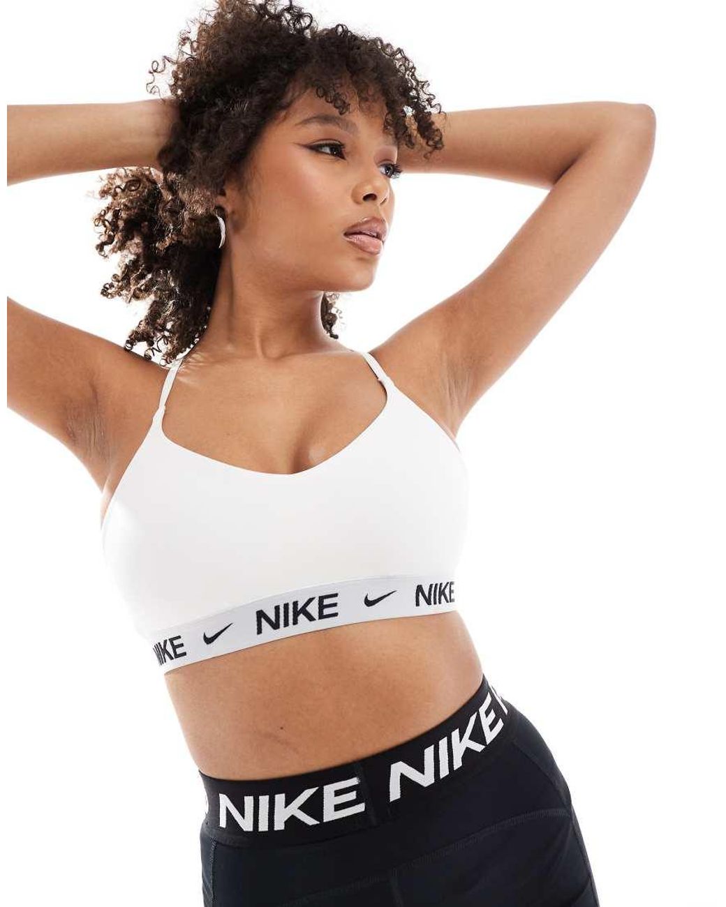 Sujetador De Sujeción Ligera Dri-Fit De Nike Indy Training Nike de color Black