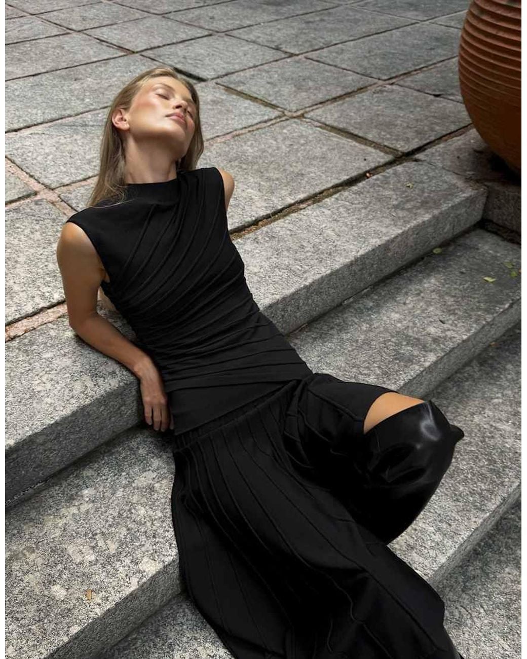 NA-KD Black Knitted Asymmetric Rib Midi Skirt