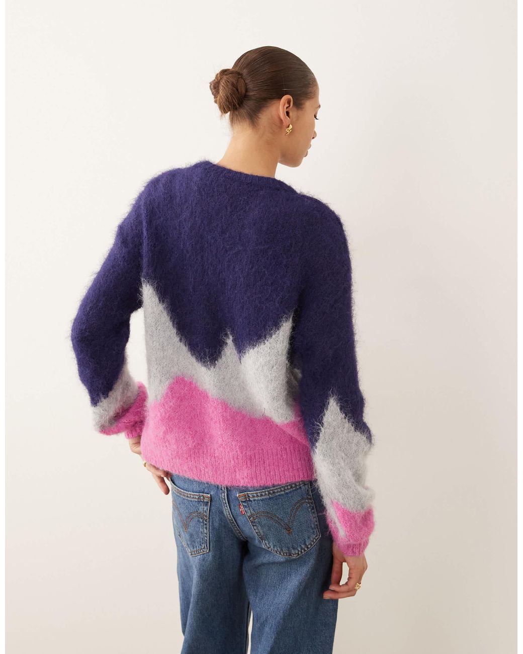 Vila Blue – flauschiger strickpullover mit diagonalem streifenmuster