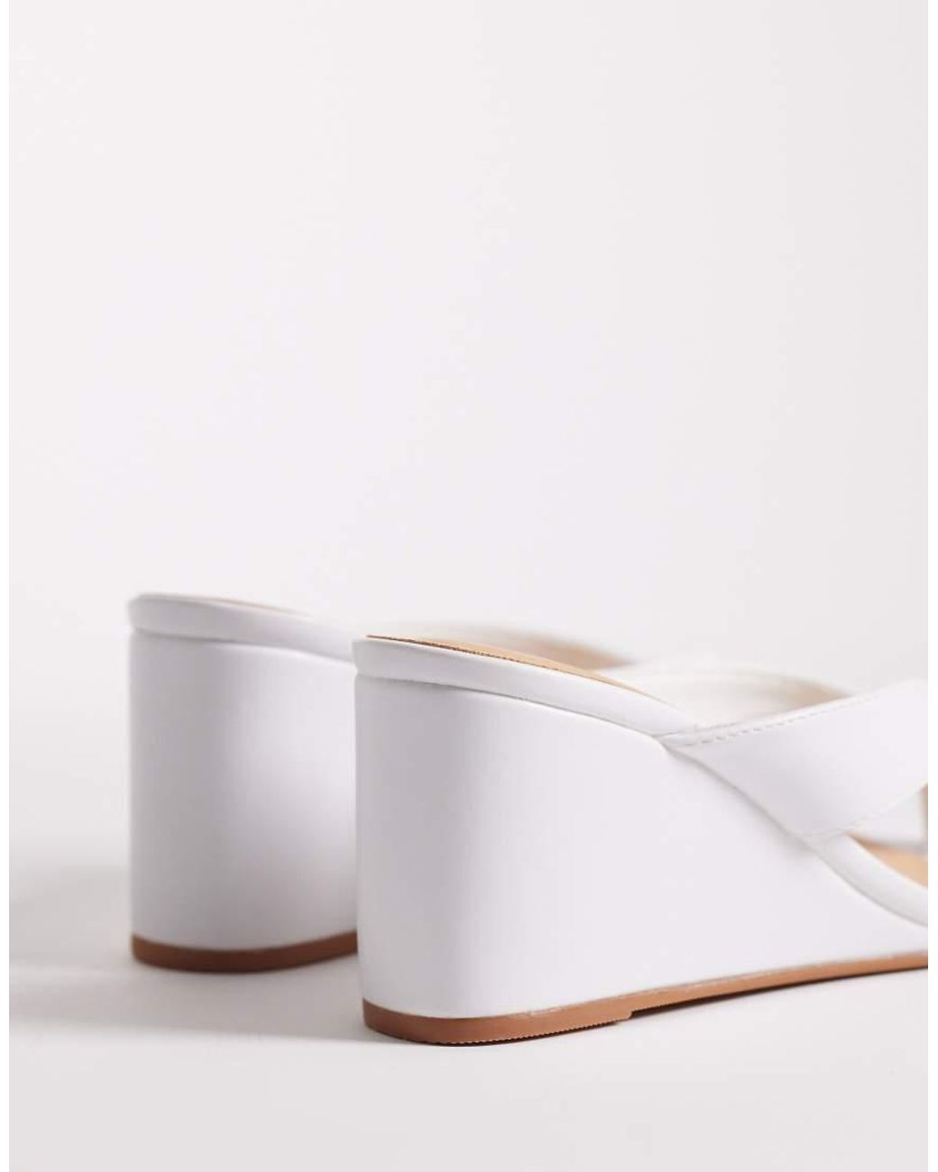Ines di SEQWL in White
