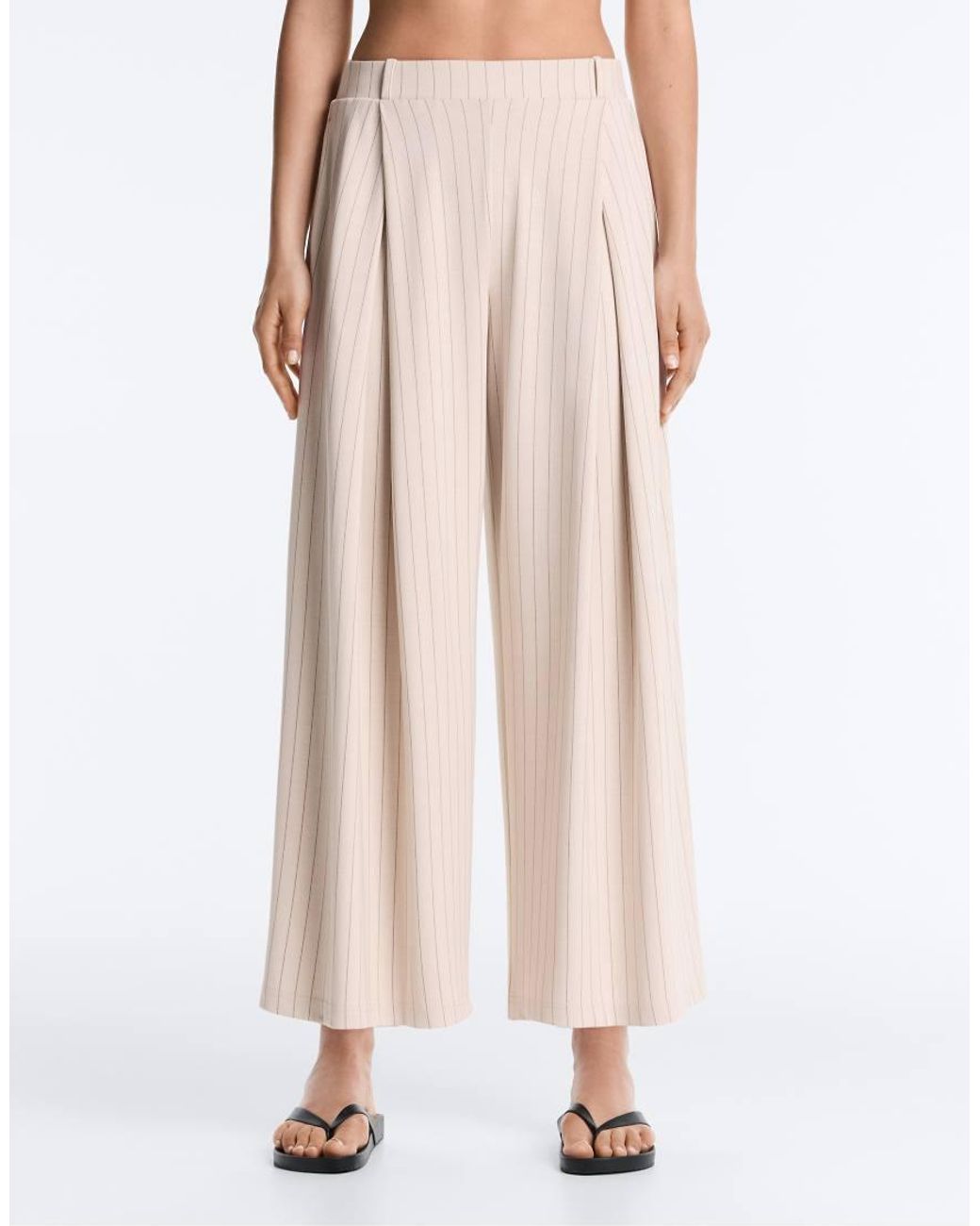 Oysho White Wide-Leg Crop Trousers With Pleats And Stripes