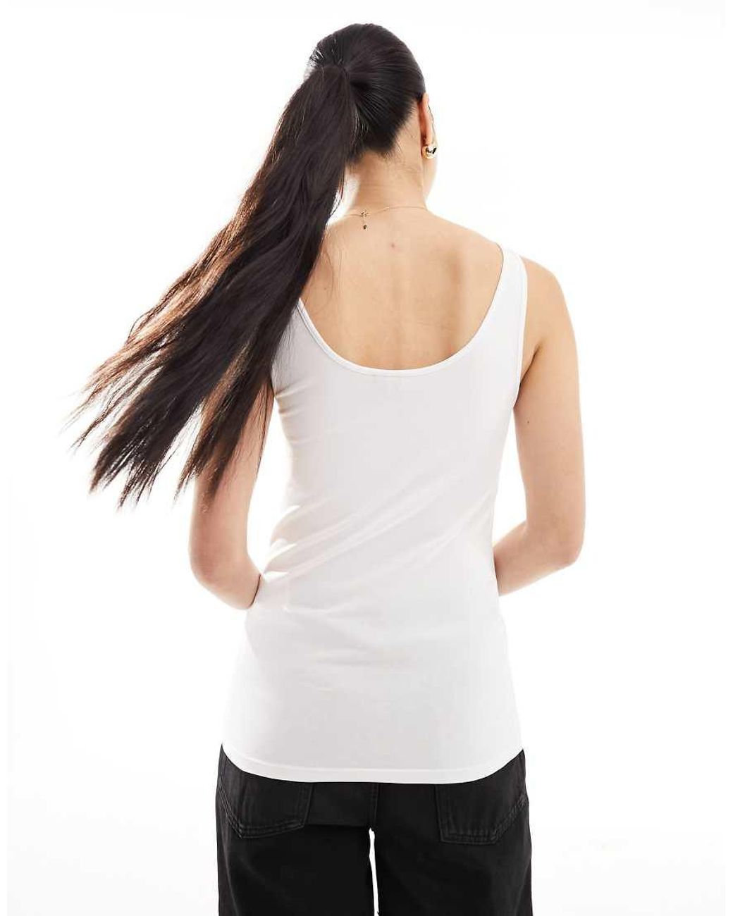 Top Blanco Alargado De Tirantes De Tejido Suave De Vero Moda de color Black