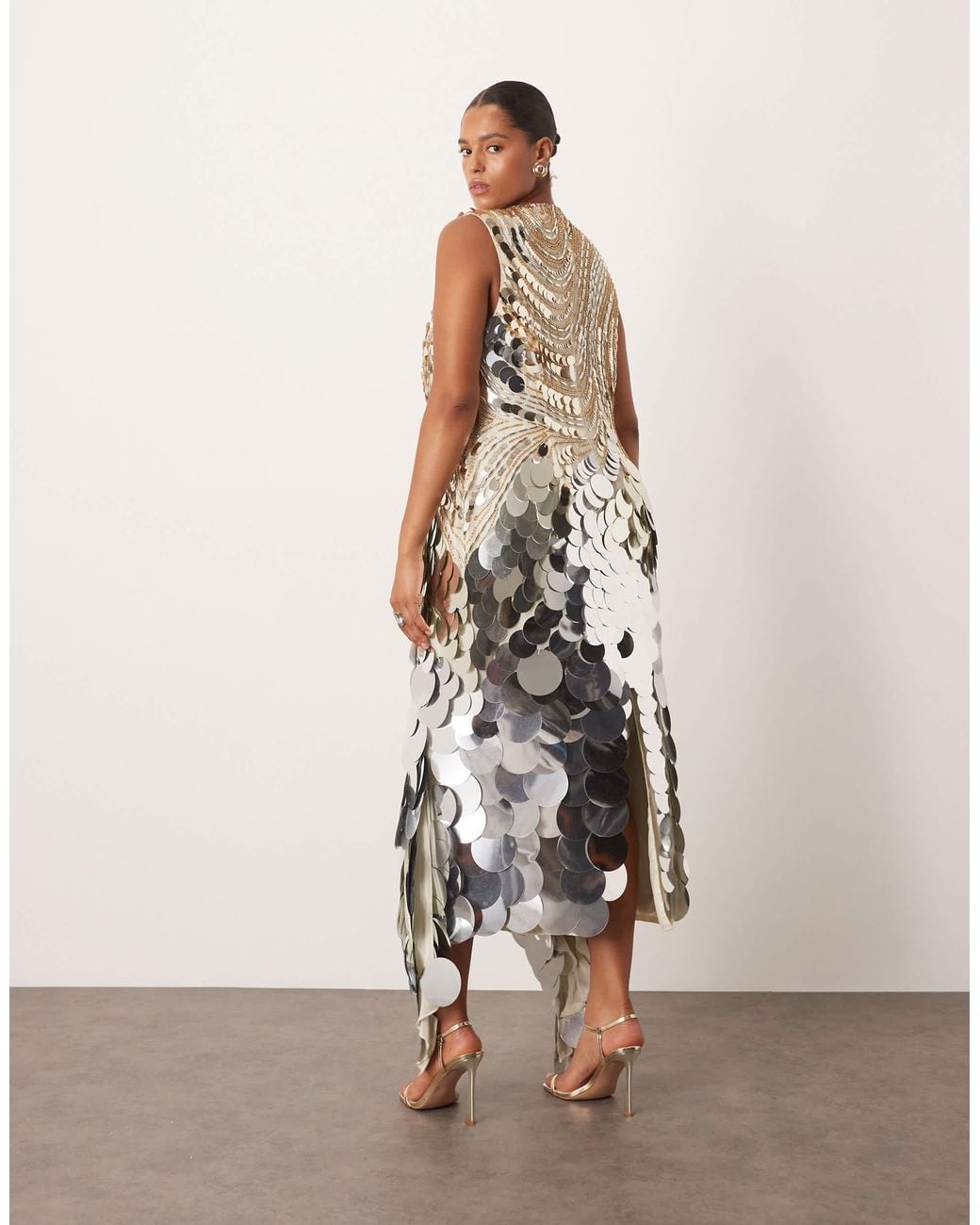 ARRANGE Natural Curve – hochgeschlossenes maxikleid mit wellenförmigen linearen verzierungen und eckigem saum