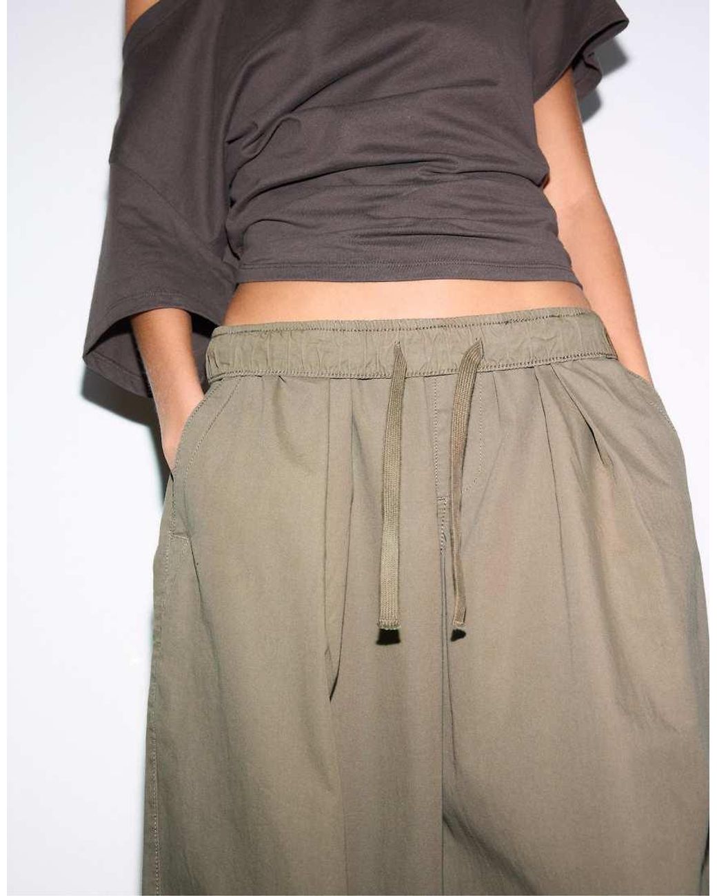 Stradivarius Green Barrel Poplin Trousers With Stoppers
