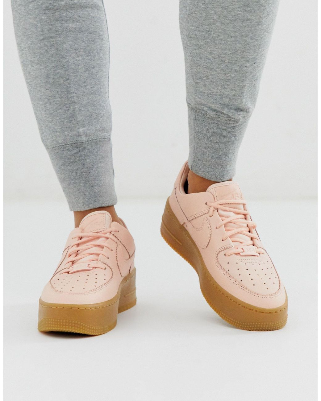 Nike Pale Gum Sole Air Force 1 Sage Low Trainers in Pink | Lyst Canada