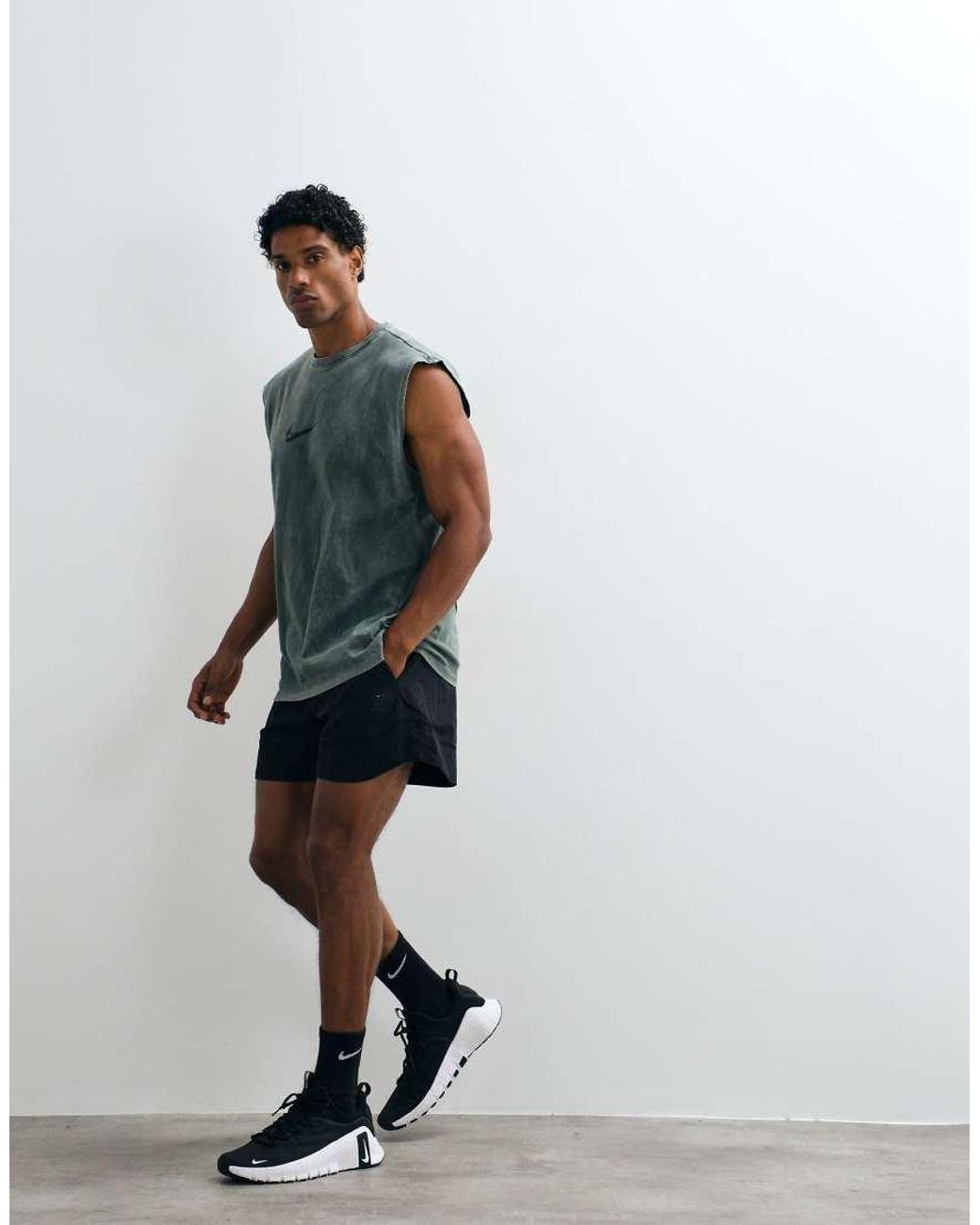 Nike Gray Sleeveless Graphic Print Vest for men