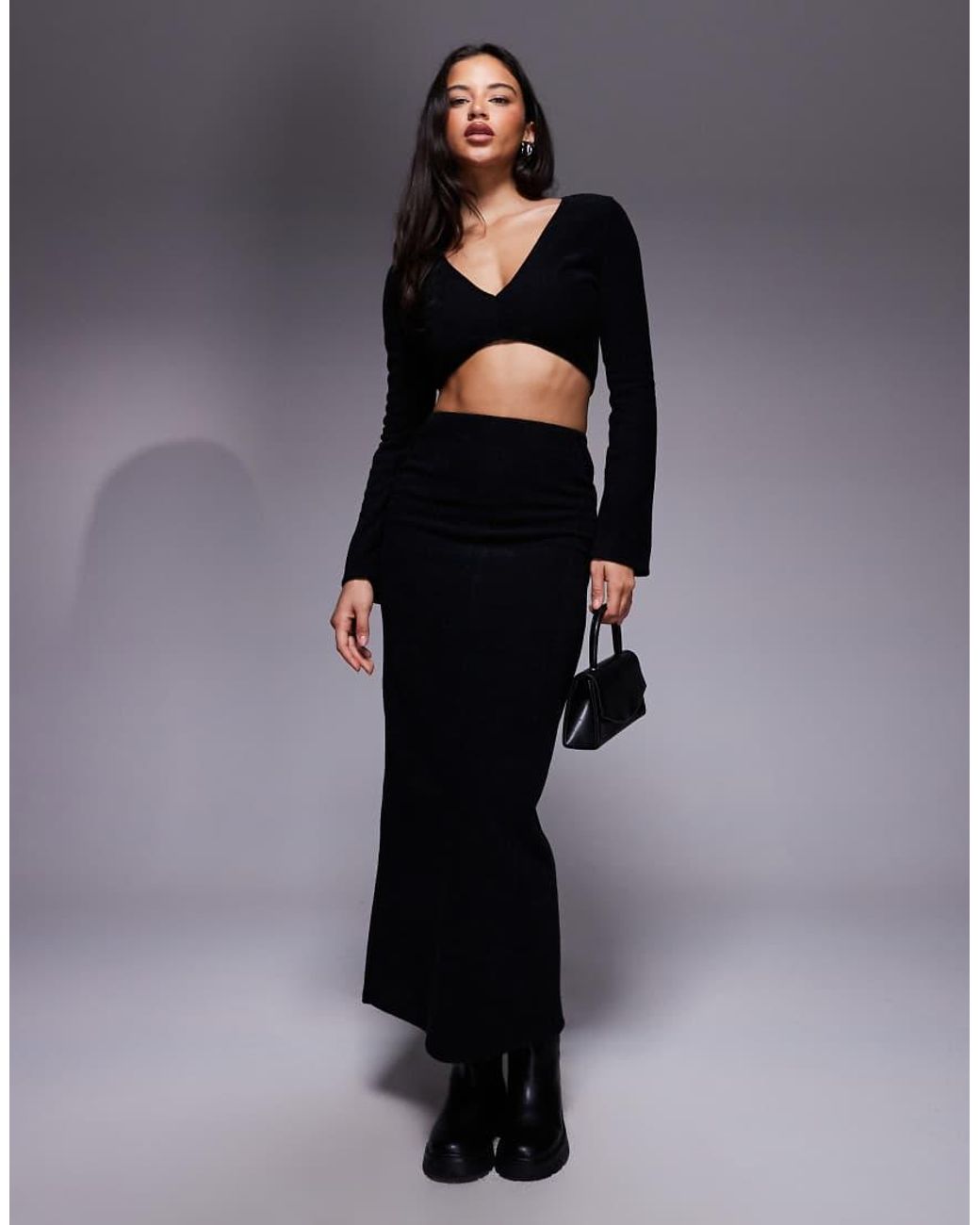 ASOS Crop Top Van Geborstelde Ribstof Met V-Hals En Uitlopende Mouwen in het Black