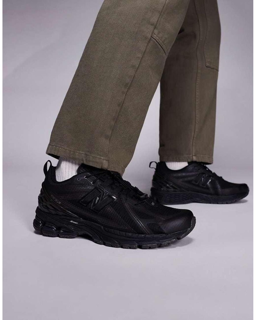 New Balance Black 1906 toggle Unisex Trainers for men