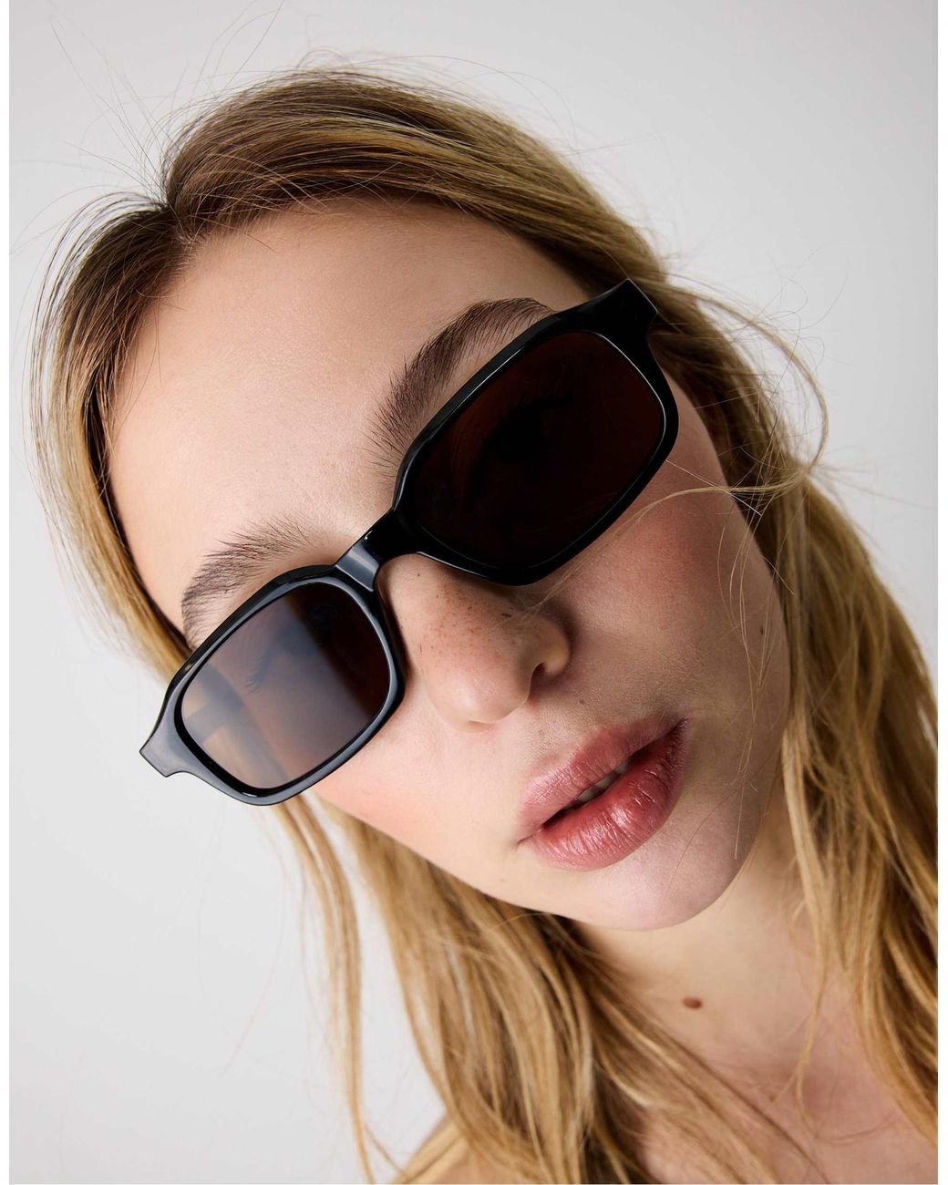 Lunettes Stradivarius en coloris Black