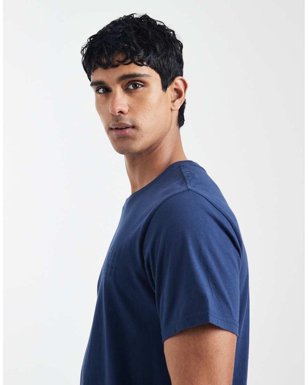 Levi's Blue Embroidered Chest Logo Relaxed T-shirt for men