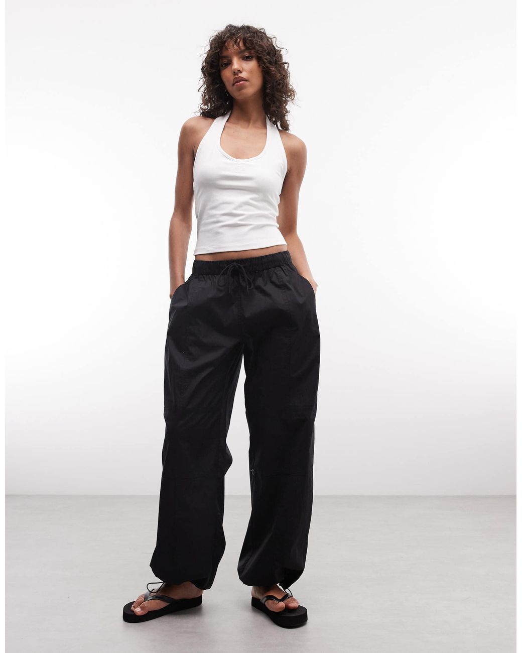 Top dos nu Nike en coloris White