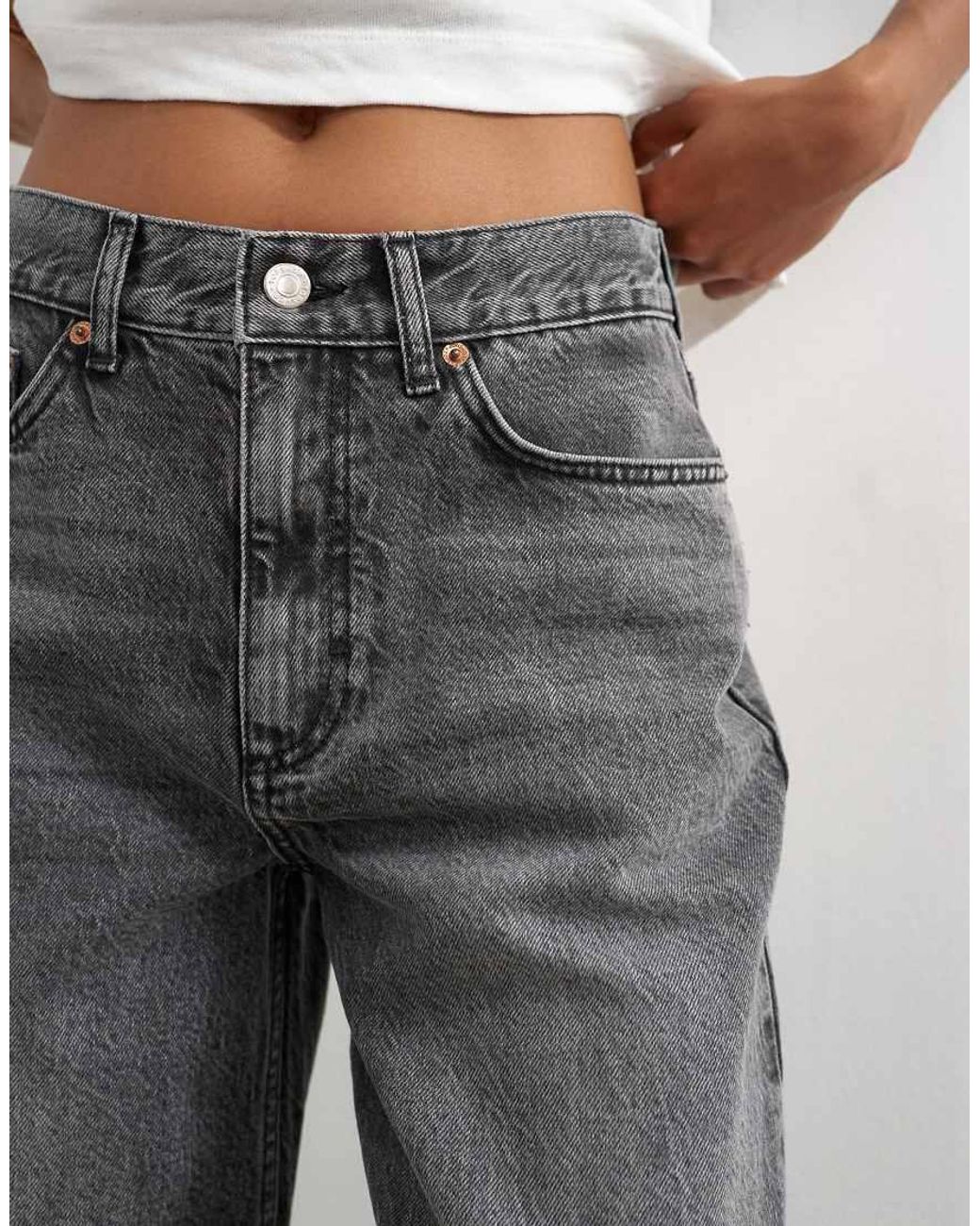 TOPSHOP Black Relaxed Mid Rise Crop Jean