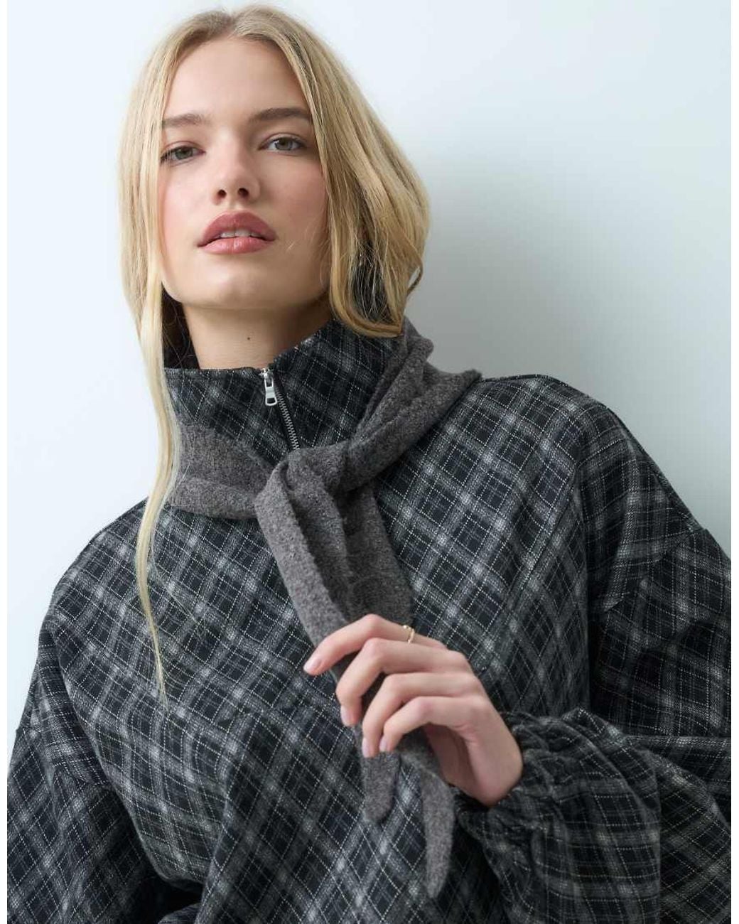 Vila Gray Knitted Triangle Neck Scarf