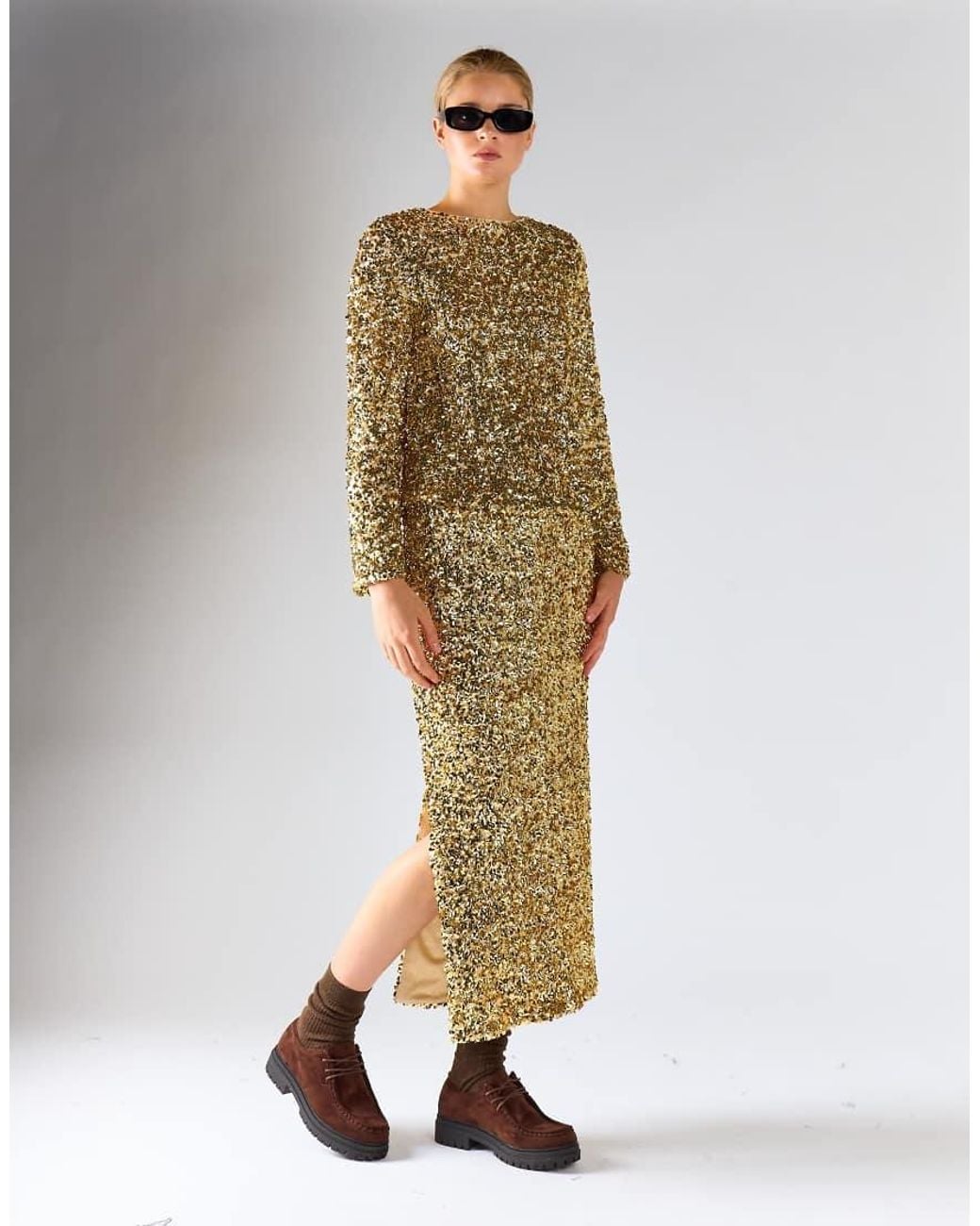 Glamorous Metallic Back-Keyhole Long-Sleeves Top