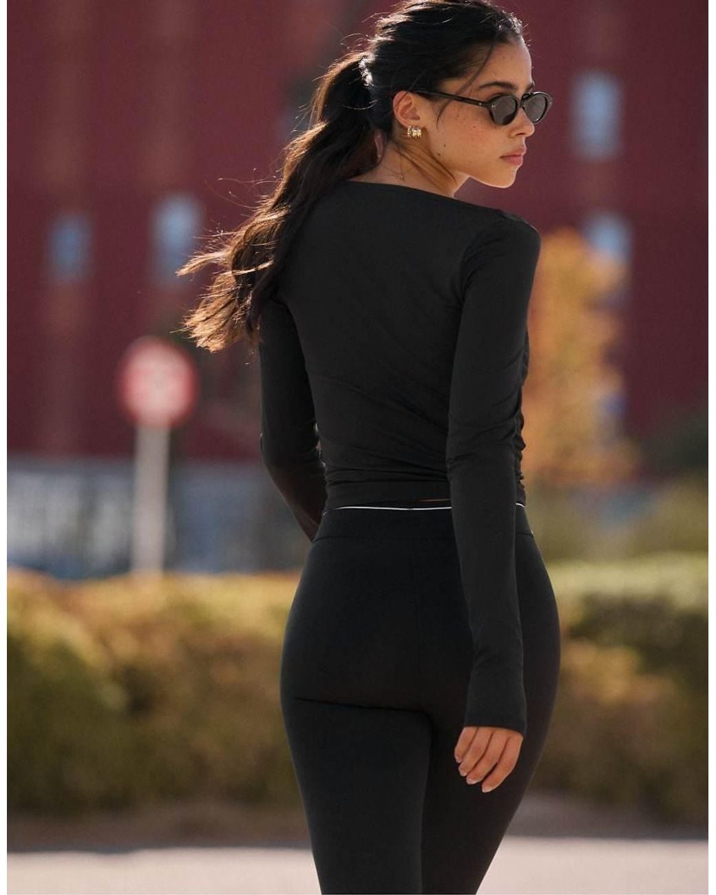 Stradivarius Black Sweetheart Neckline Long Sleeve Top With Bust Cups