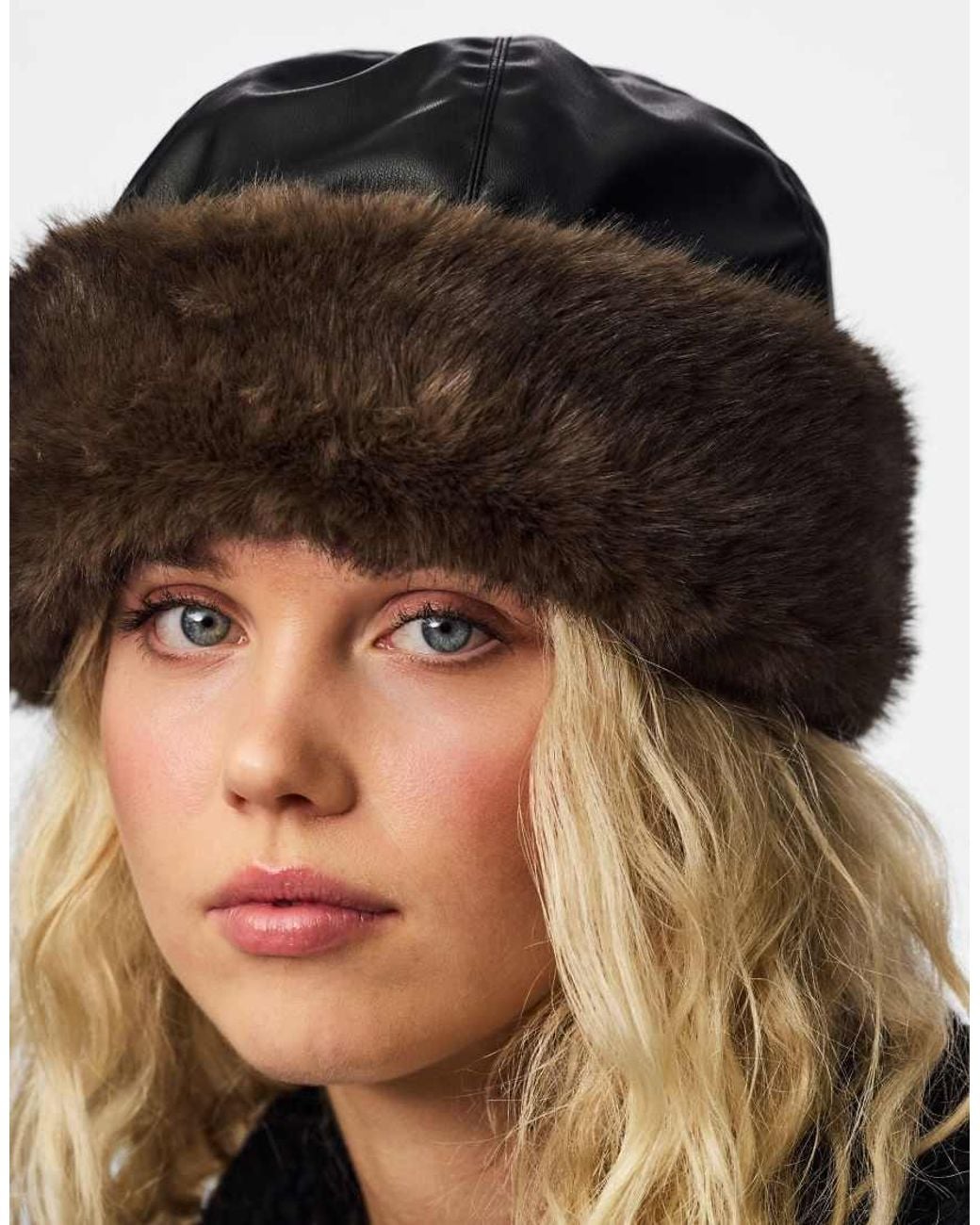 Cappello di Pieces in Black