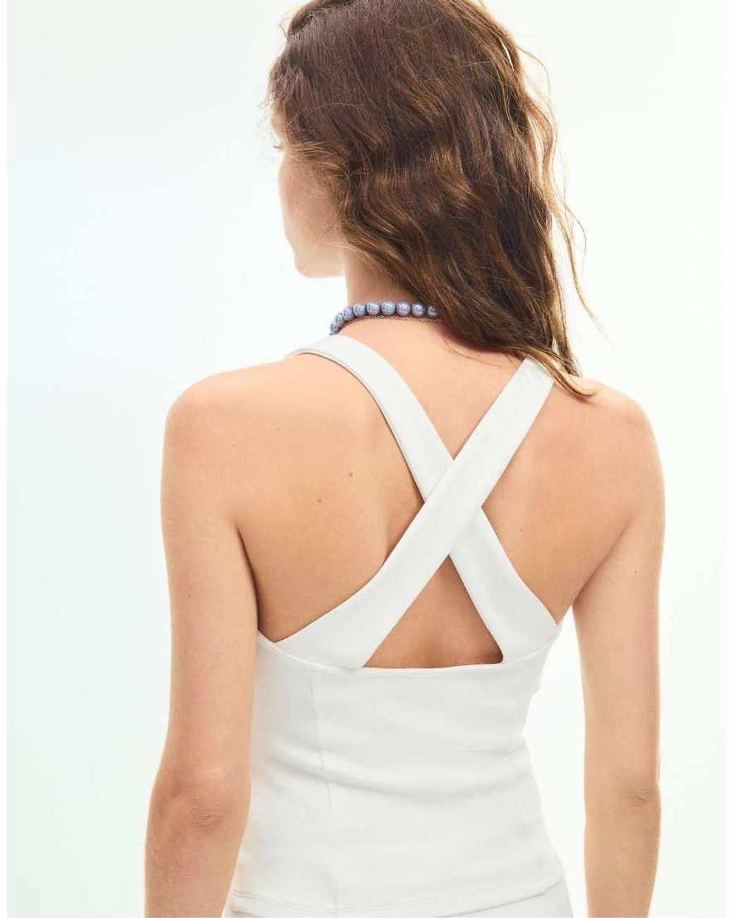 Stradivarius White Fitted Top With Visible Seams And Wide Straps