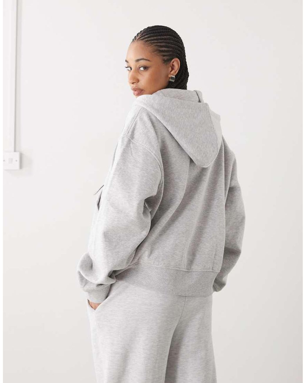 Essence di Weekday in Gray
