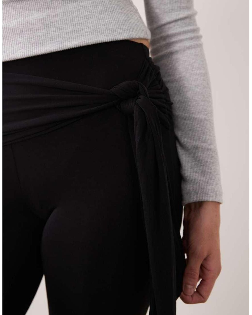 Motel Natural Tie Waist Capris