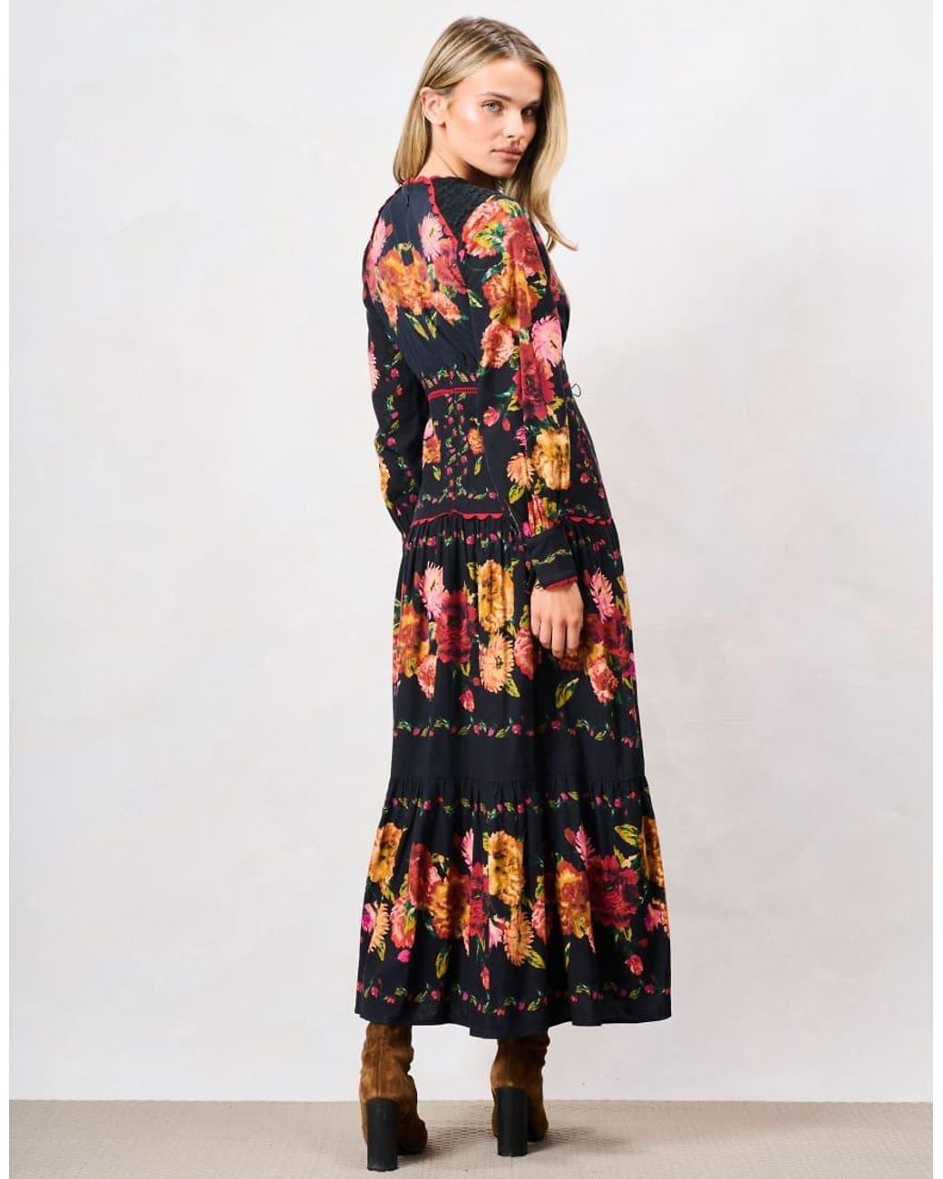 Hope & Ivy White The Luann Printed Blouson Sleeve V-Neck Tiered Midi Dress