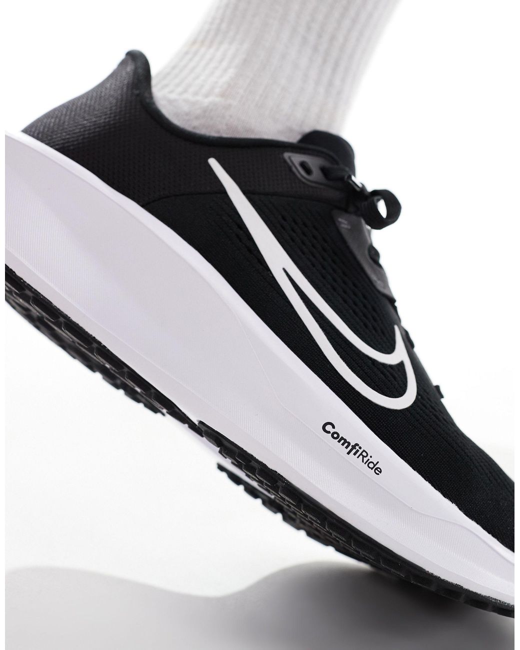 Nike White Quest 6 Trainers for men