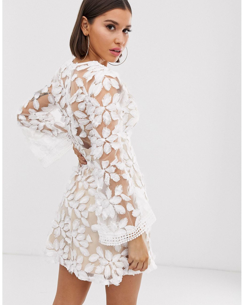 Love Triangle – es, mit Blumen besticktes, langärmliges Kleid in Weiß |  Lyst DE