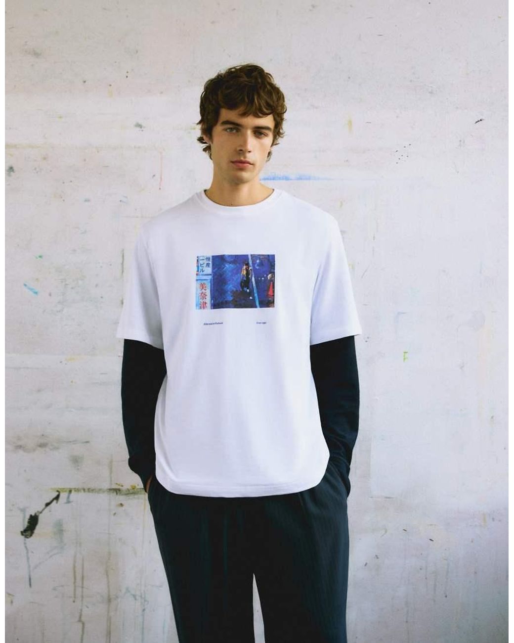 Pull&Bear White Regular Fit Graphic T-Shirt for men