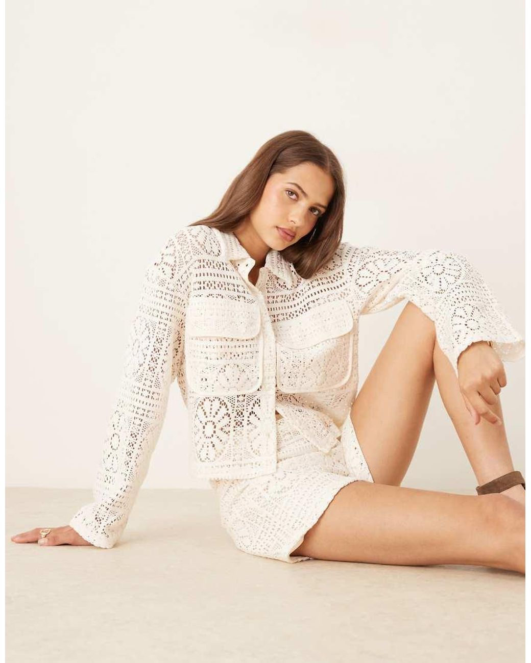 Vila Natural Floral Crochet Utility Style Cropped Shirt