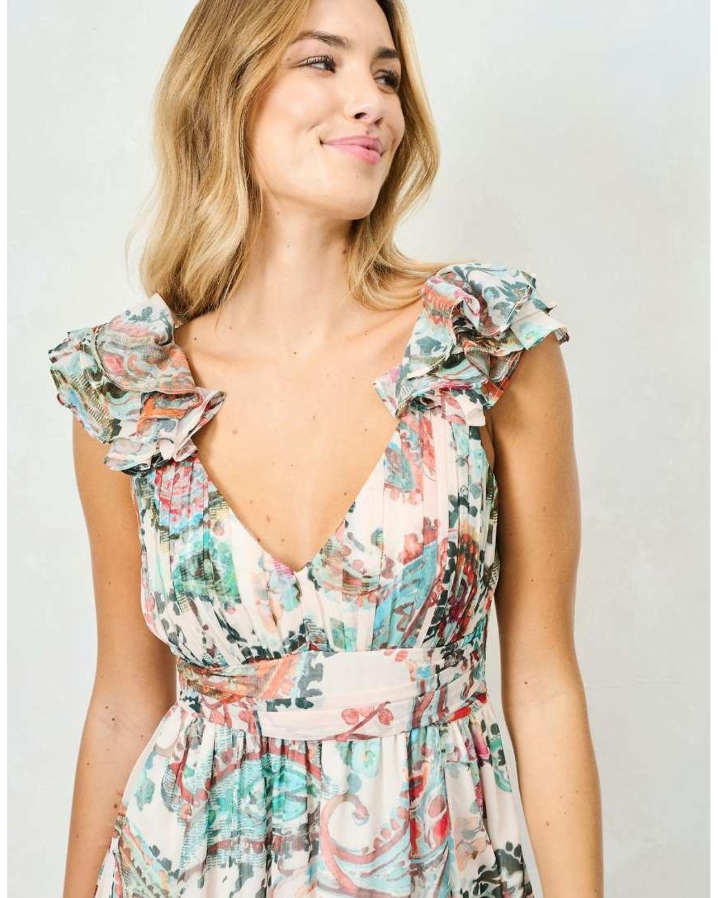 Hope & Ivy White The Aura Printed Ruffle Shoulder Maxi Dress With Ruched Bodice And Thigh Slits