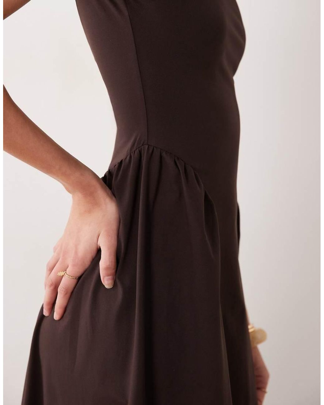 Vestito Al Polpaccio di ASOS in Brown